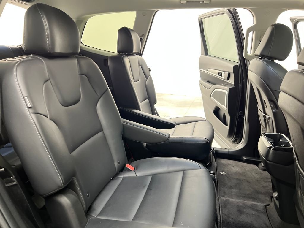 Used 2025 Kia Telluride S image 18