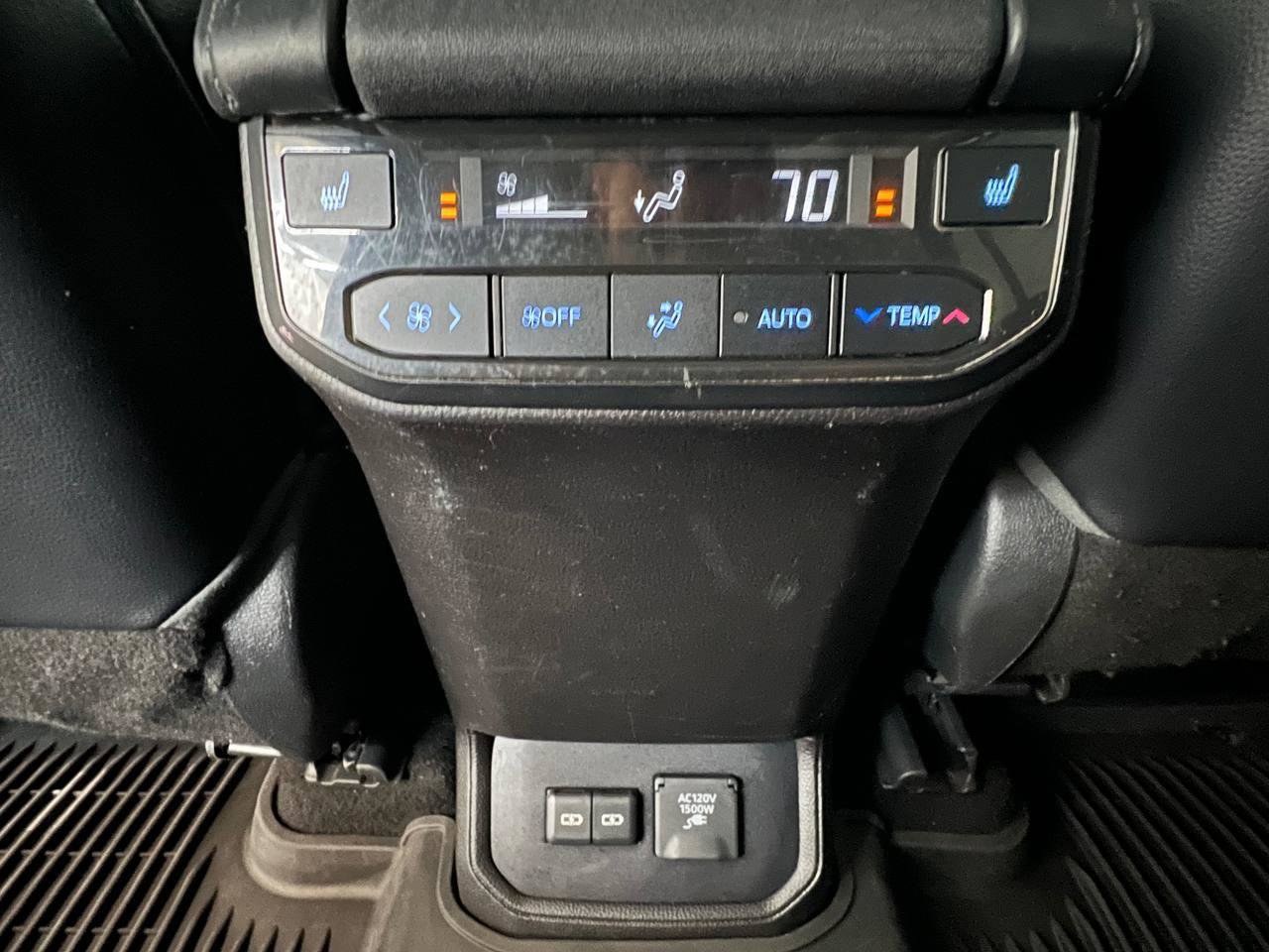 Used 2022 Toyota Highlander Platinum AWD/4WD image 28