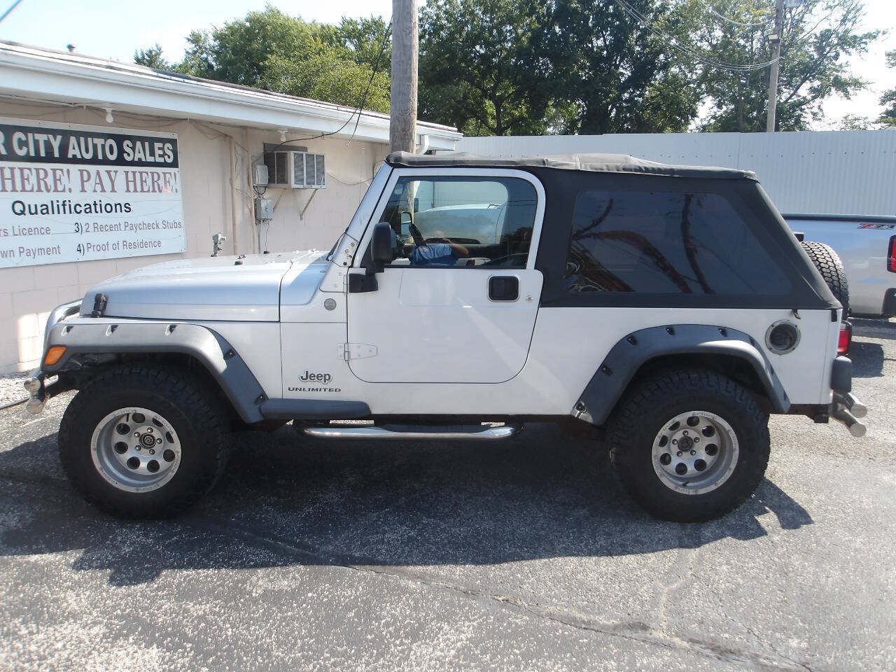 Used 2004 Jeep Wrangler 4WD image 4