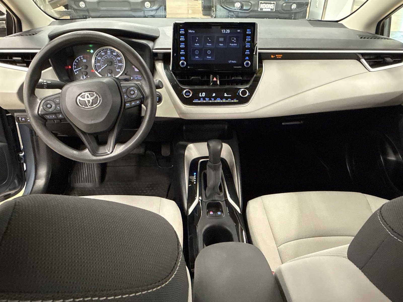 Used 2021 Toyota Corolla LE w/ LE Convenience Package FWD image 24