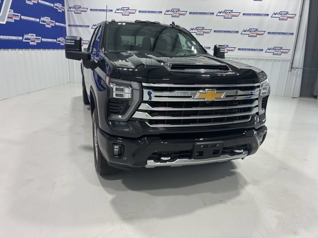 Used 2024 Chevrolet Silverado 2500 High Country w/ High Country Premium Package AWD/4WD image 6
