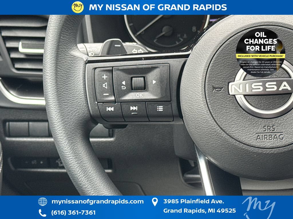 Used 2023 Nissan Rogue SV AWD/4WD image 16