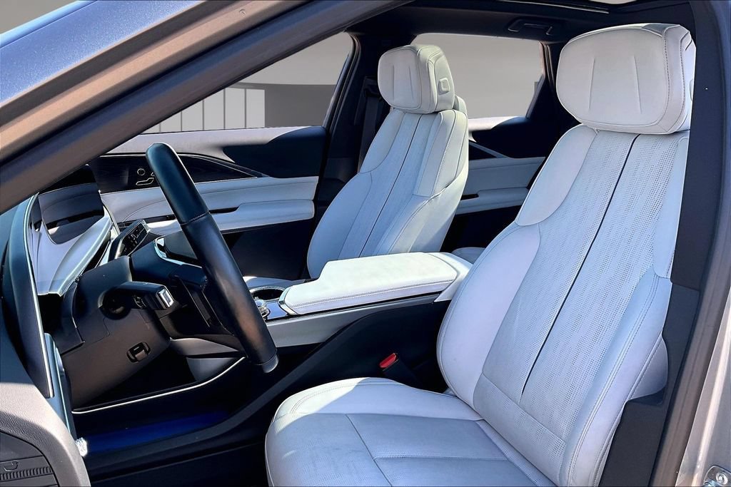 Used 2024 Cadillac Lyriq Luxury AWD/4WD image 27