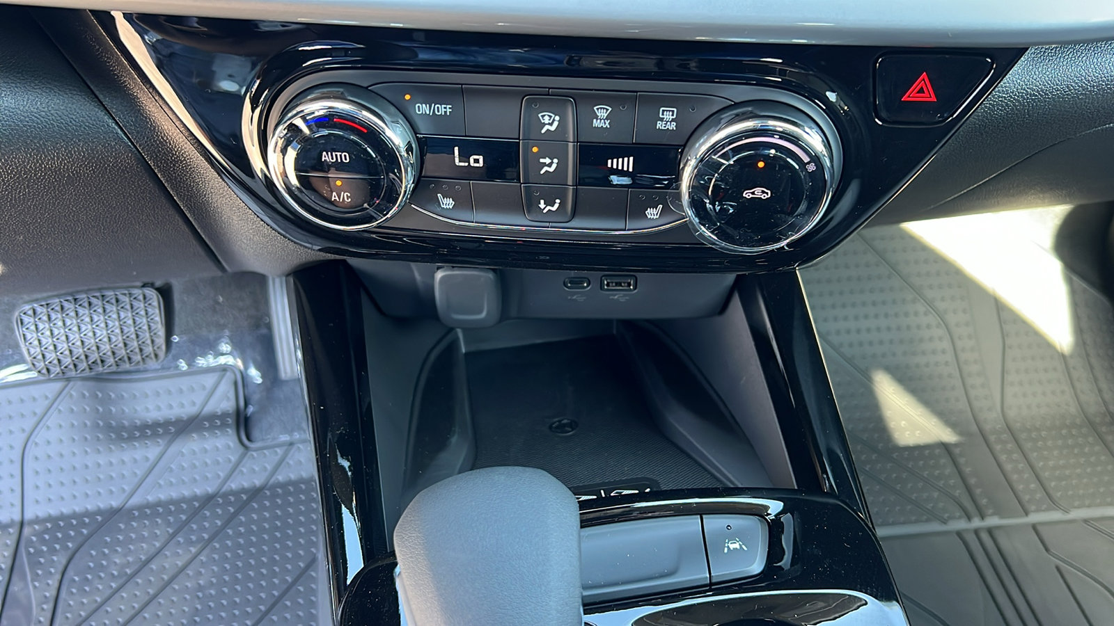 New 2026 Chevrolet Trax LT w/ Sunroof Package image 21