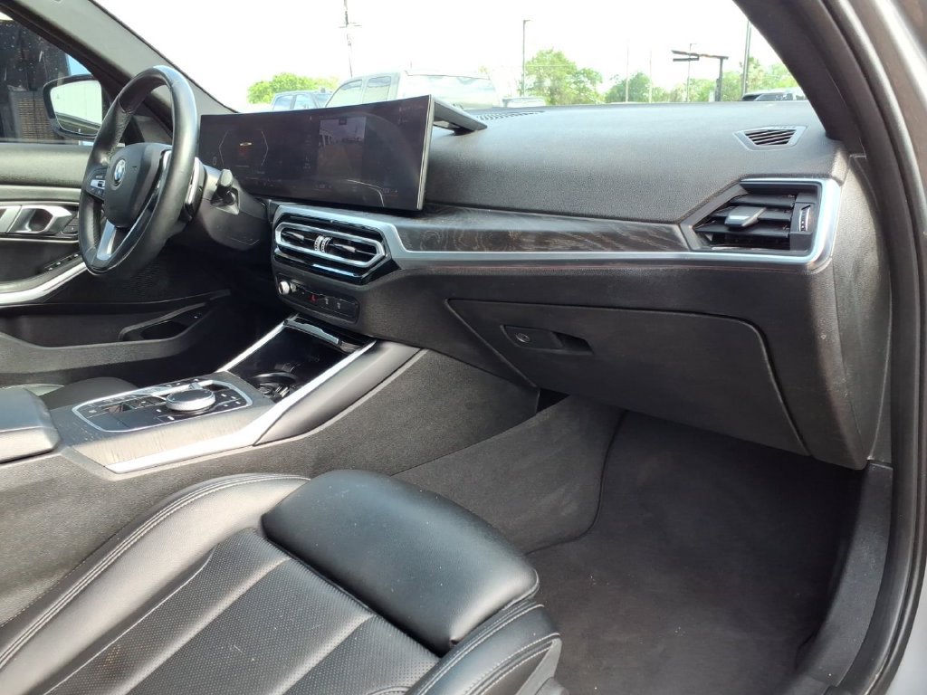 Used 2023 BMW 330i Sedan w/ Driving Assistance Package RWD image 11