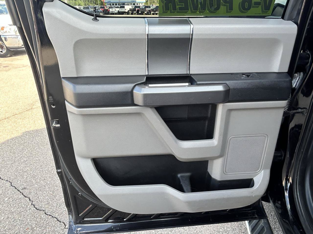 Used 2019 Ford F150 XLT w/ Equipment Group 302A Luxury AWD/4WD image 13