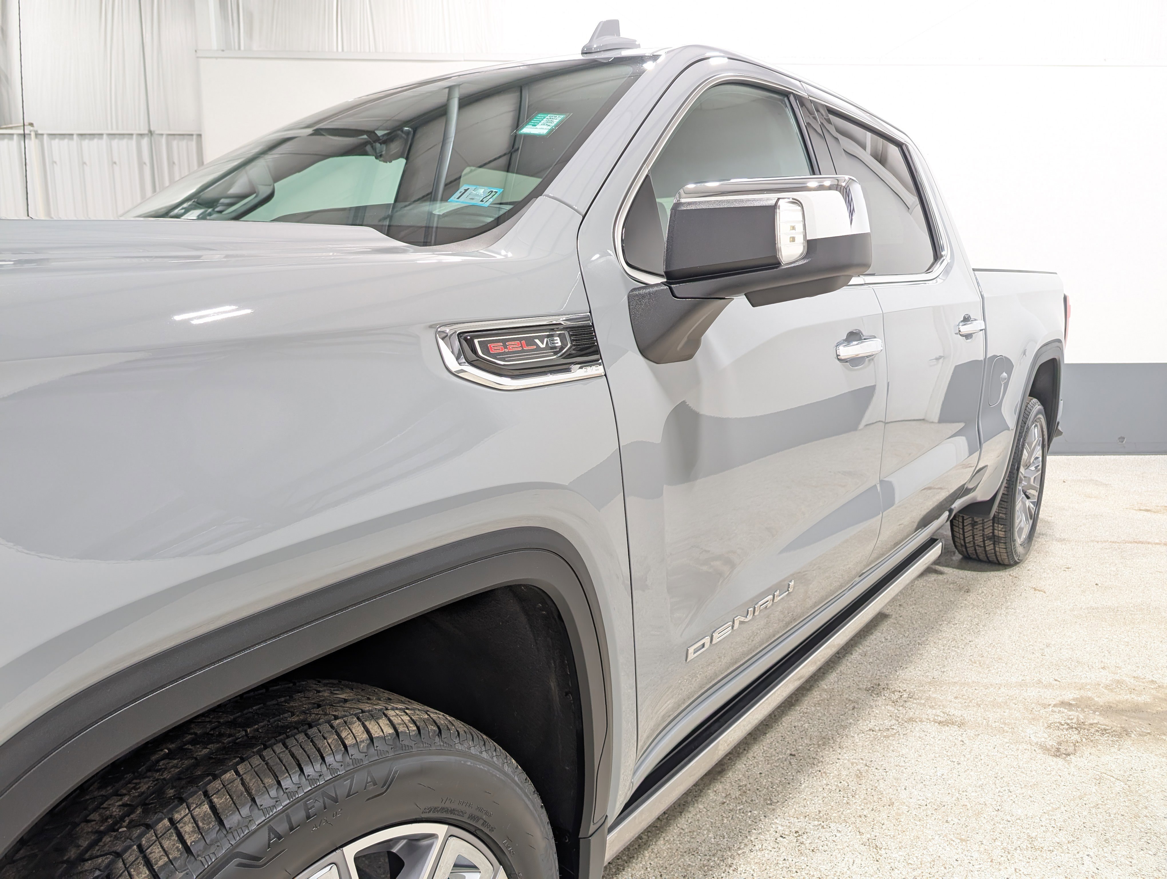 Used 2025 GMC Sierra 1500 Denali w/ Denali Reserve Package AWD/4WD image 7
