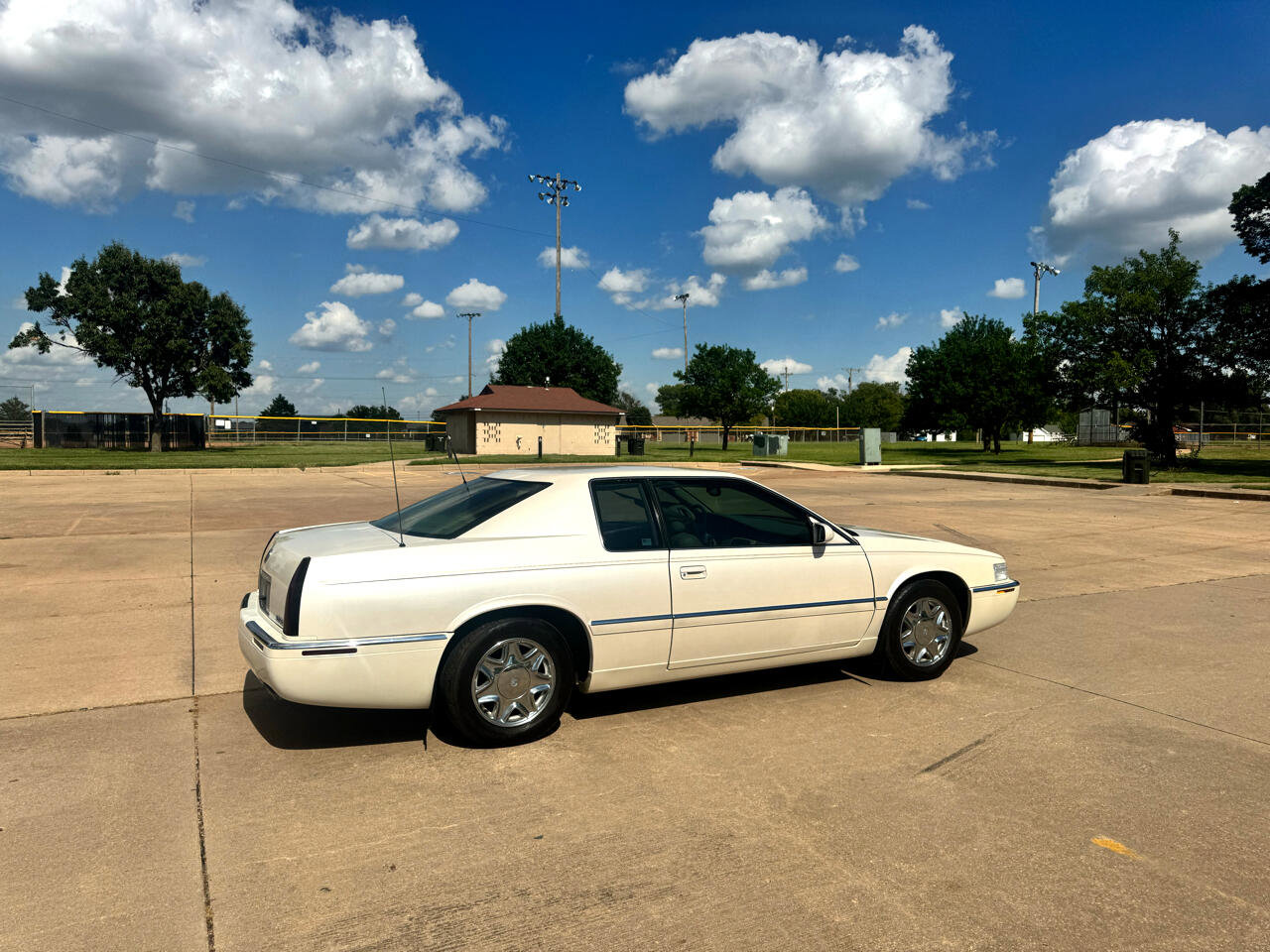 Used 2001 Cadillac Eldorado ESC w/ Comfort/Convenience Pkg image 20