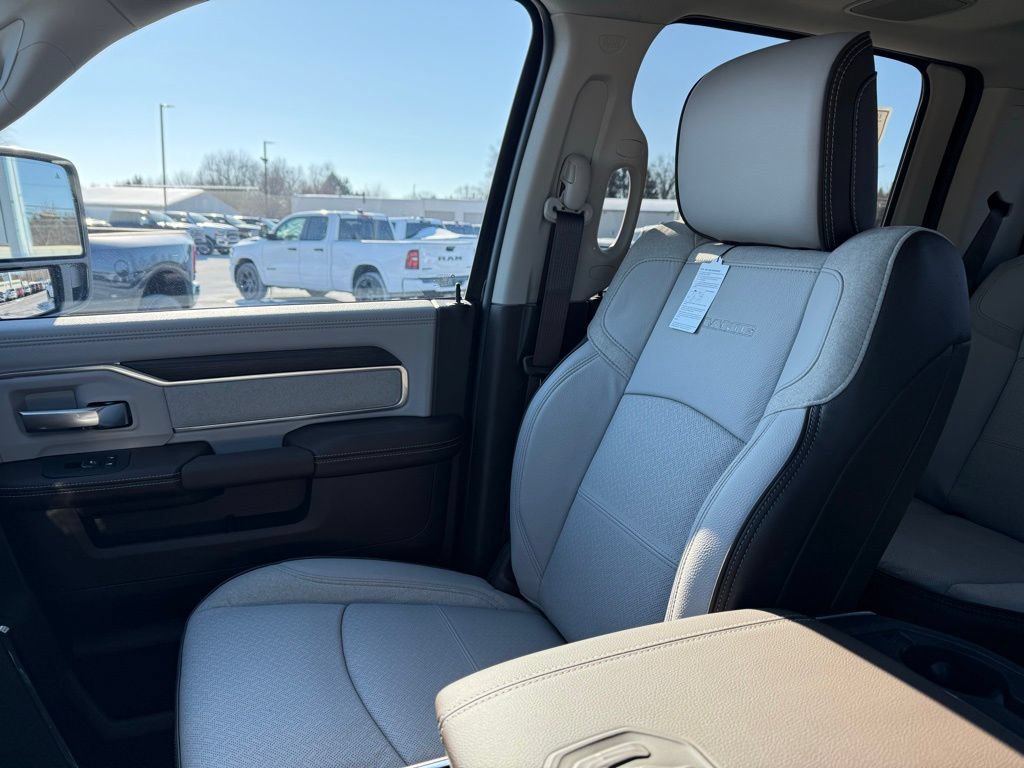 New 2026 RAM 3500 Laramie AWD/4WD image 28