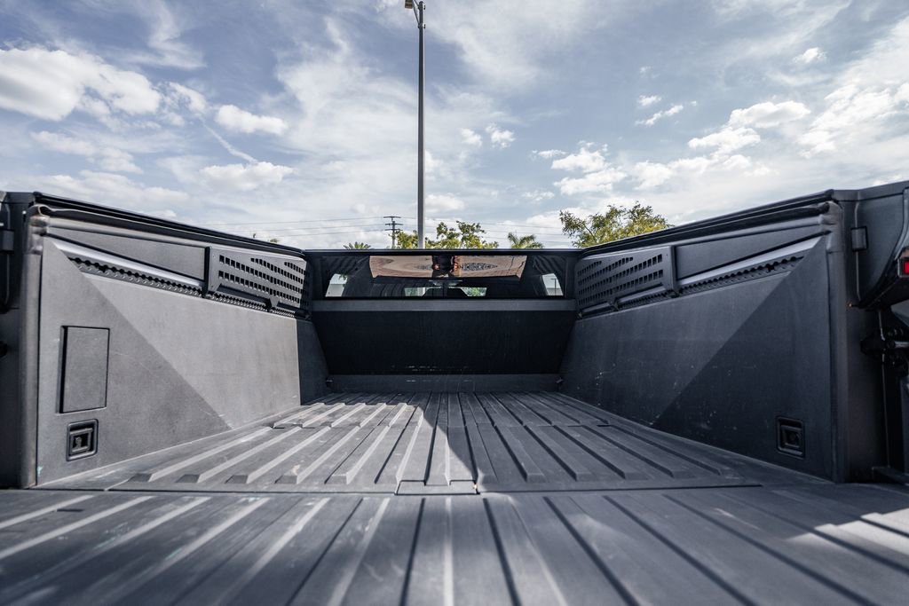 Used 2024 Tesla Cybertruck AWD Crew Cab image 42