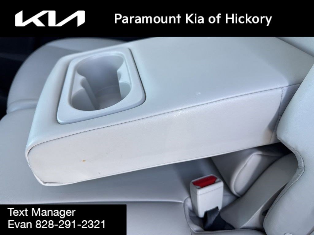 Used 2023 Kia Sorento S w/ Panoramic Sunroof Package image 15