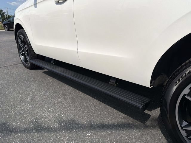 Used 2019 Ford Expedition Limited w/ Equipment Group 303A AWD/4WD image 13