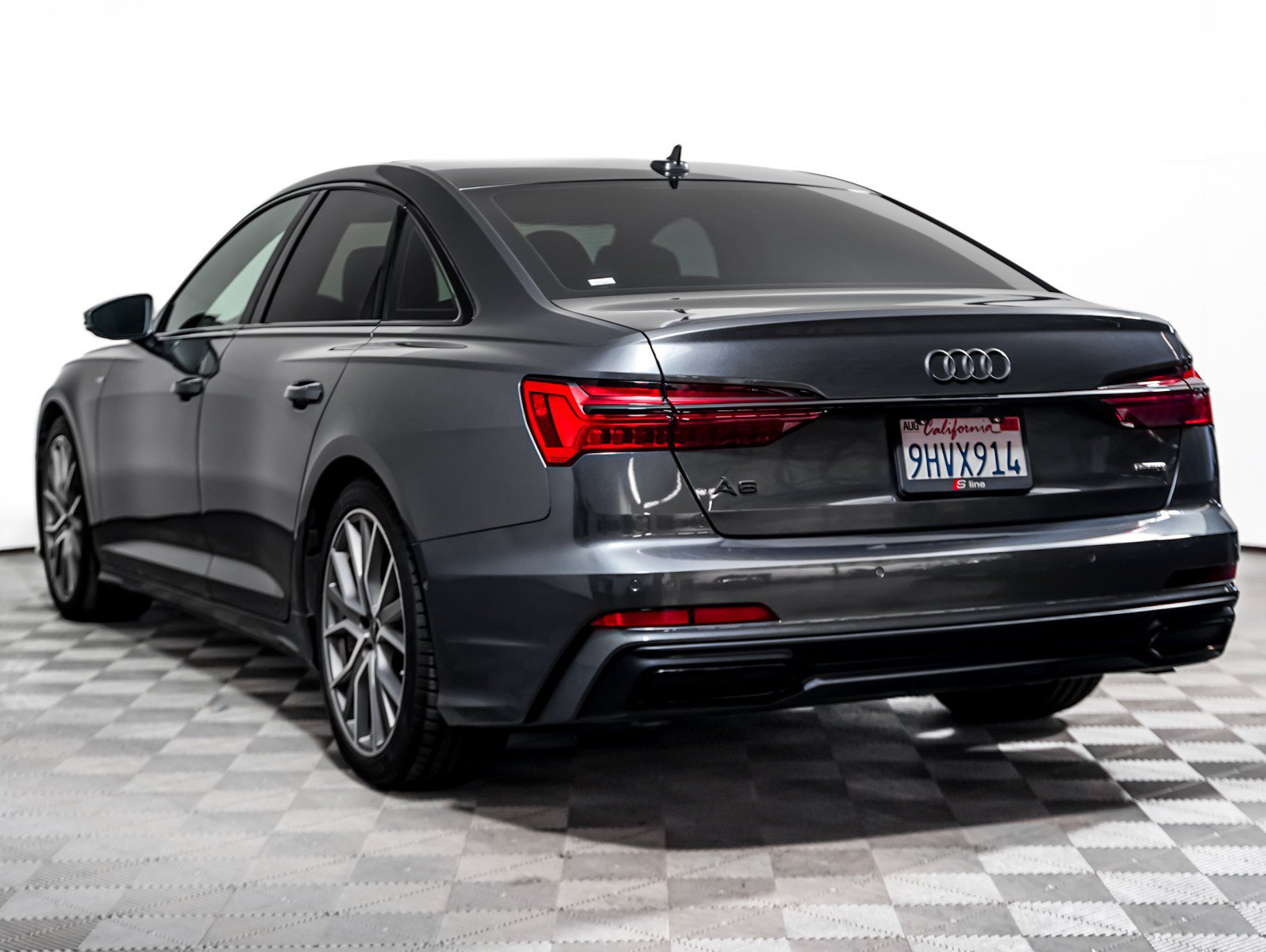 Used 2023 Audi A6 Premium Plus w/ Premium Plus Package AWD/4WD image 2