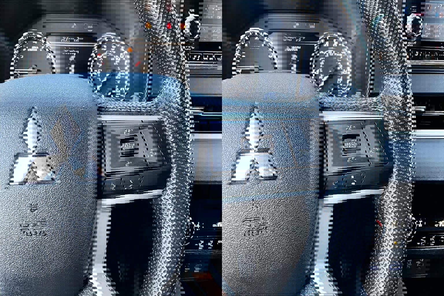 Used 2023 Mitsubishi Outlander ES image 24