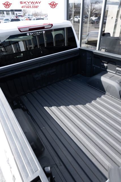 Used 2025 GMC Sierra 1500 SLE image 26