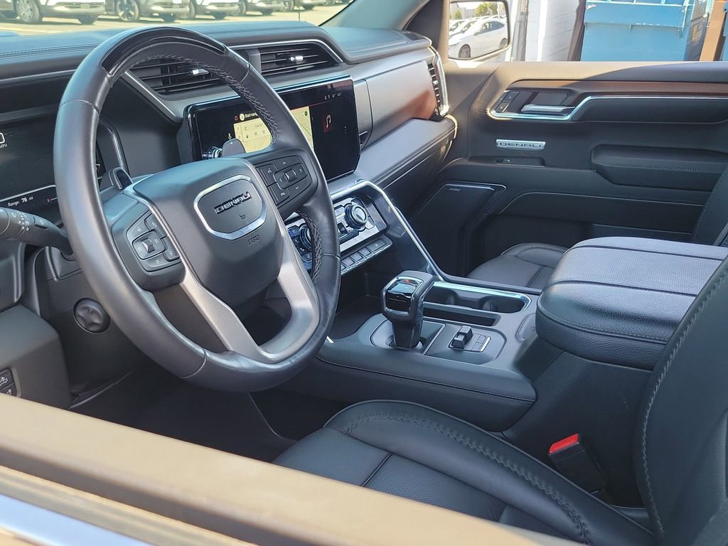 Used 2024 GMC Sierra 1500 Denali AWD/4WD image 3