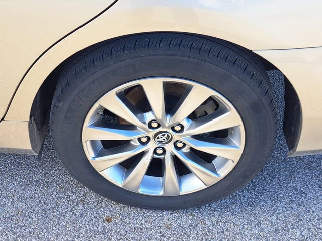 Used 2015 Toyota Camry XLE image 25