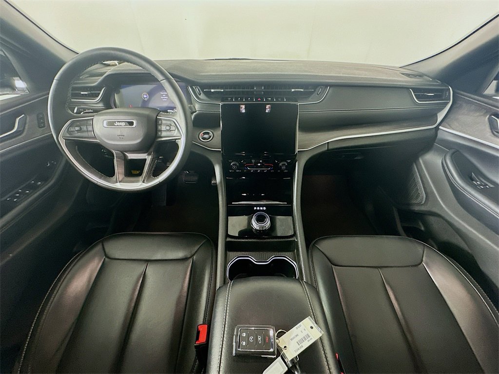 Used 2024 Jeep Grand Cherokee Limited image 10