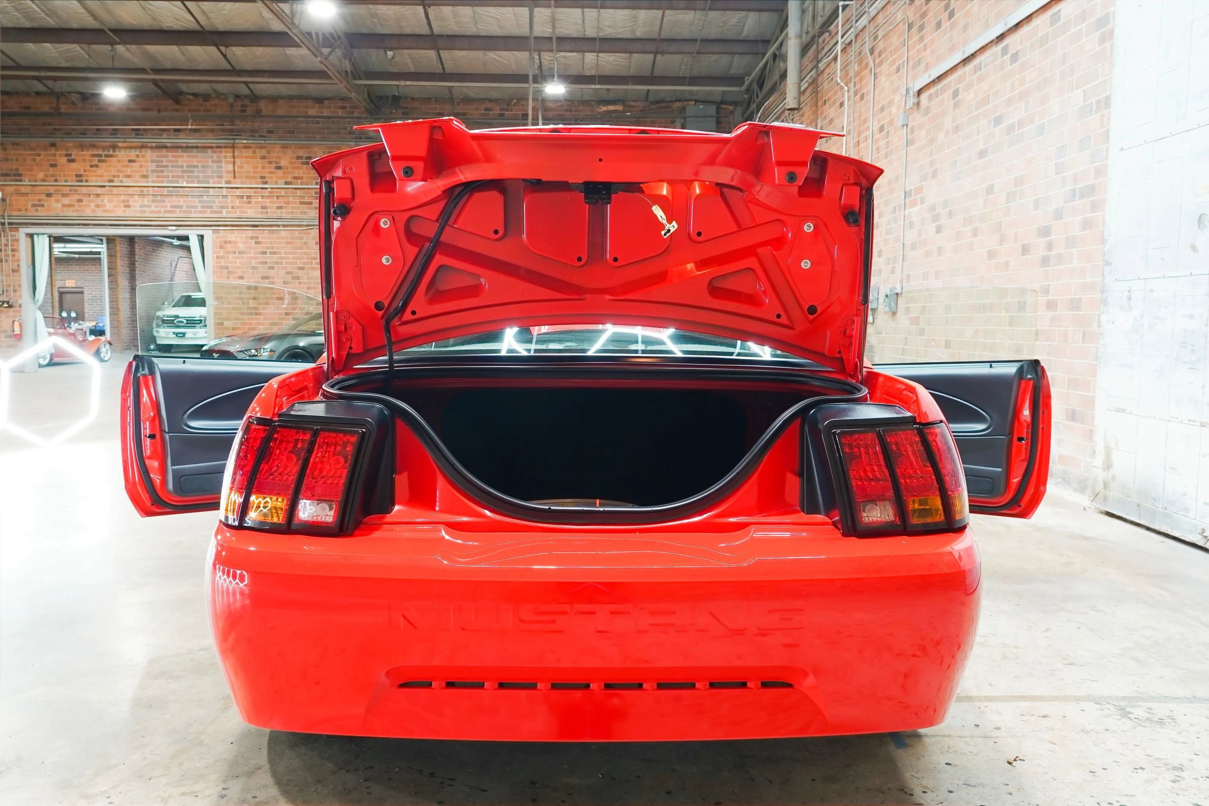 Used 2000 Ford Mustang Cobra RWD image 36