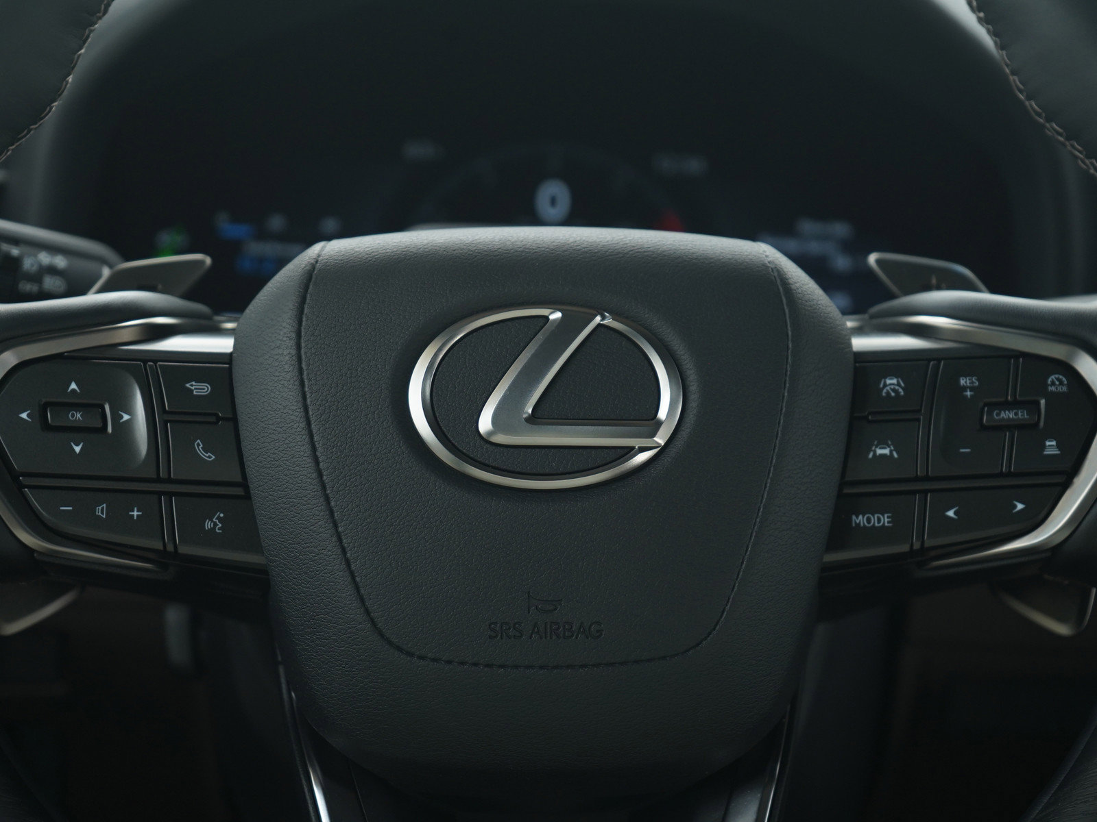 Used 2025 Lexus LX 600 4WD w/ Accessory Package (2T) image 35