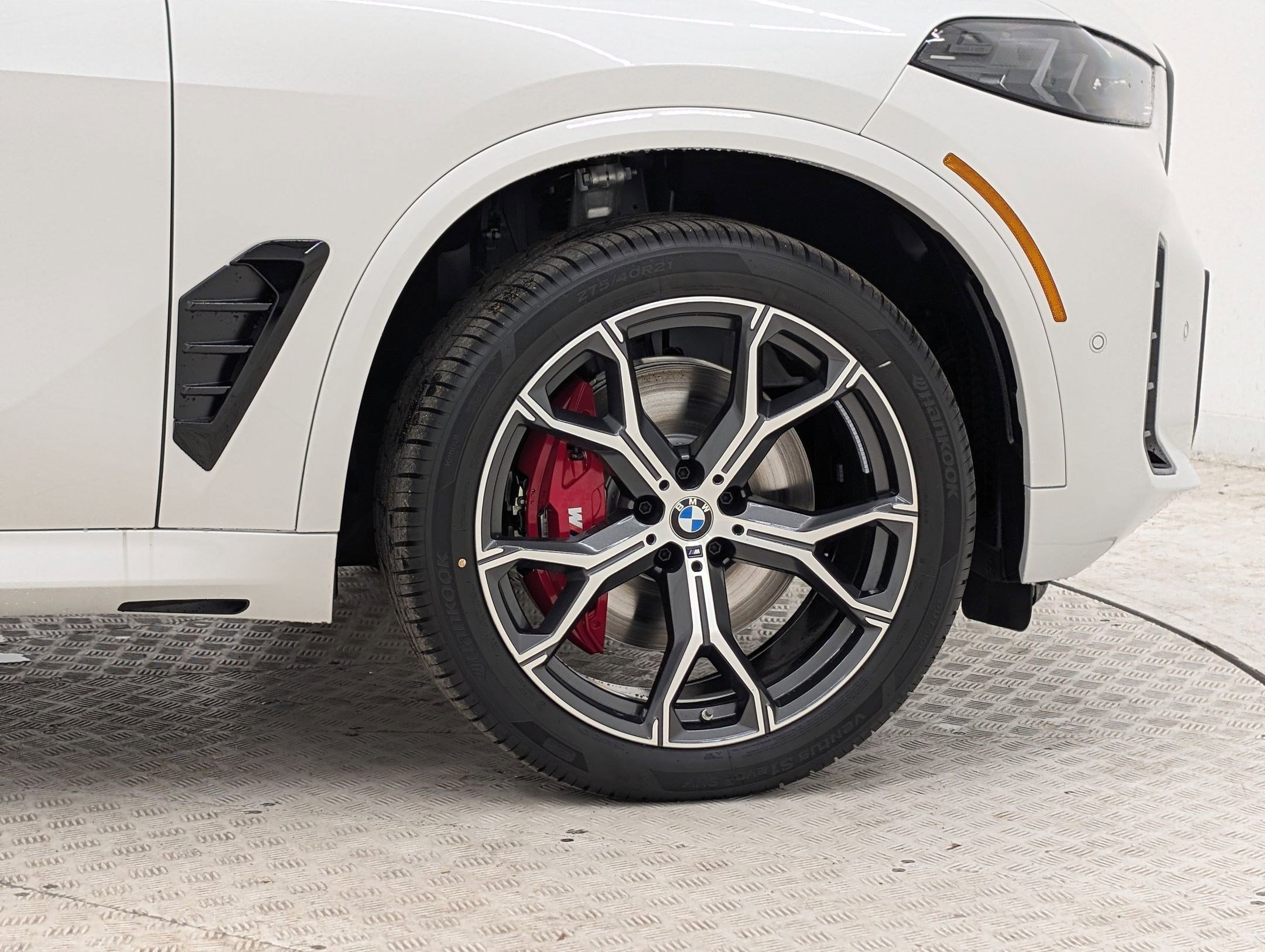 New 2026 BMW X5 sDrive40i image 12