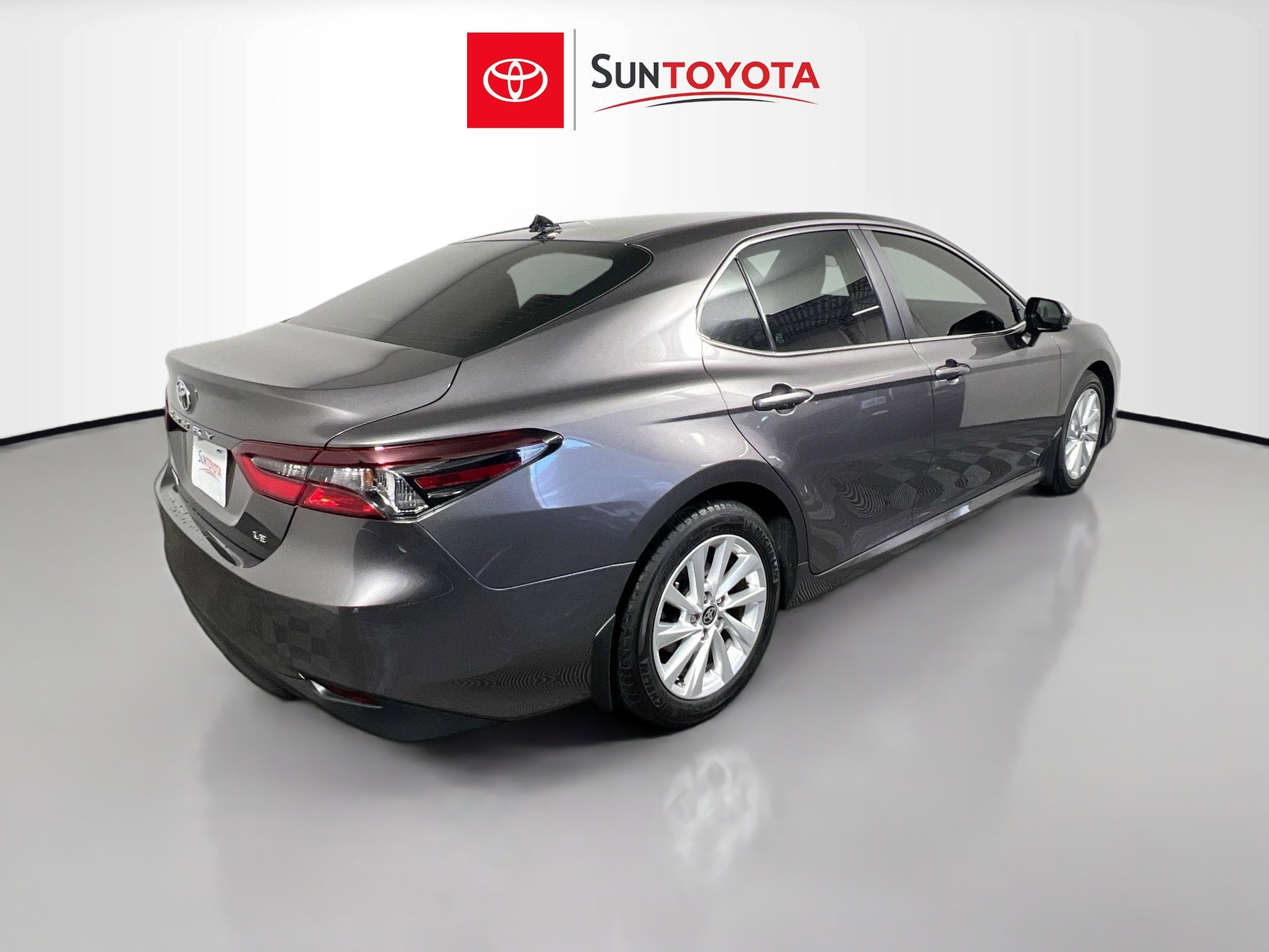 Used 2021 Toyota Camry LE w/ Carpet Mat Package (TMS) image 4
