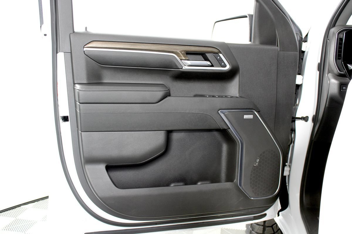 Used 2024 Chevrolet Silverado 1500 RST w/ Convenience Package II RWD image 8