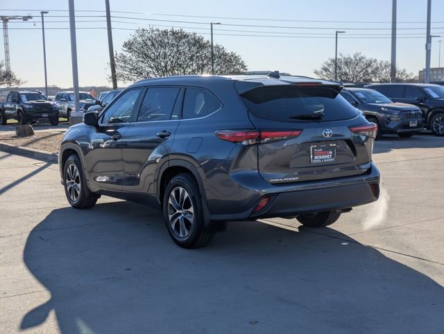 Used 2023 Toyota Highlander XLE image 7