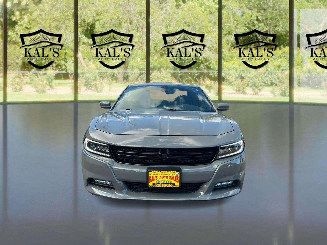 Used 2018 Dodge Charger SXT Plus RWD image 2
