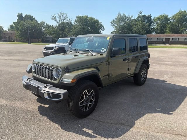 Used 2026 Jeep Wrangler Unlimited Sahara AWD/4WD image 2