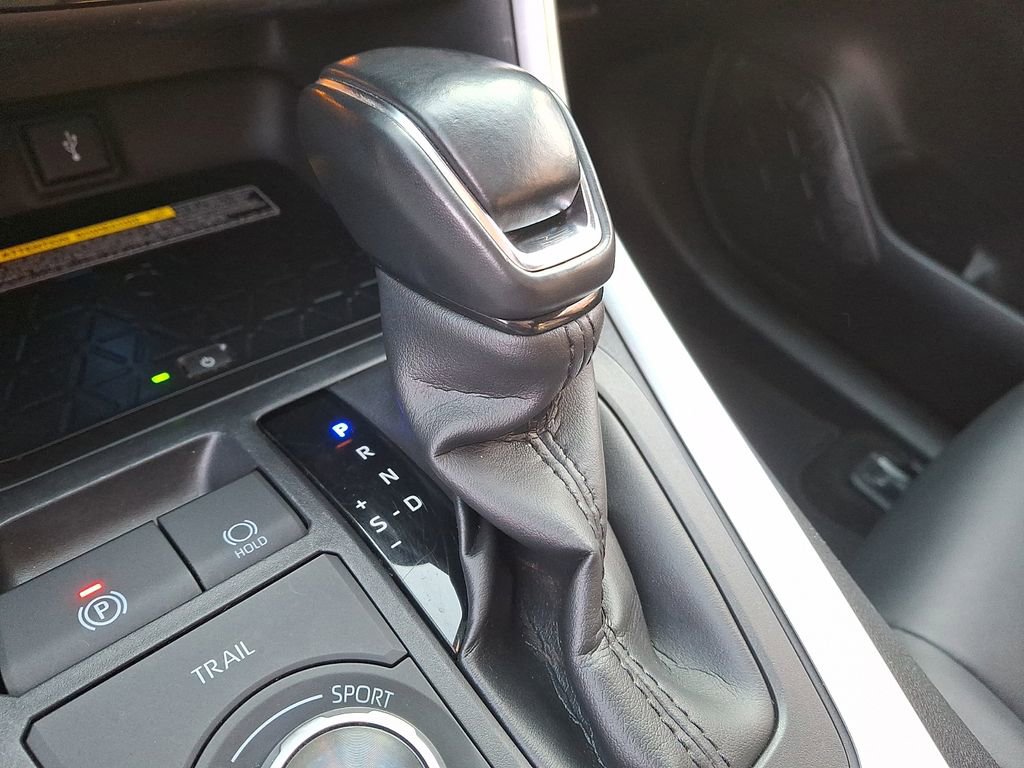 Used 2020 Toyota RAV4 XSE image 12