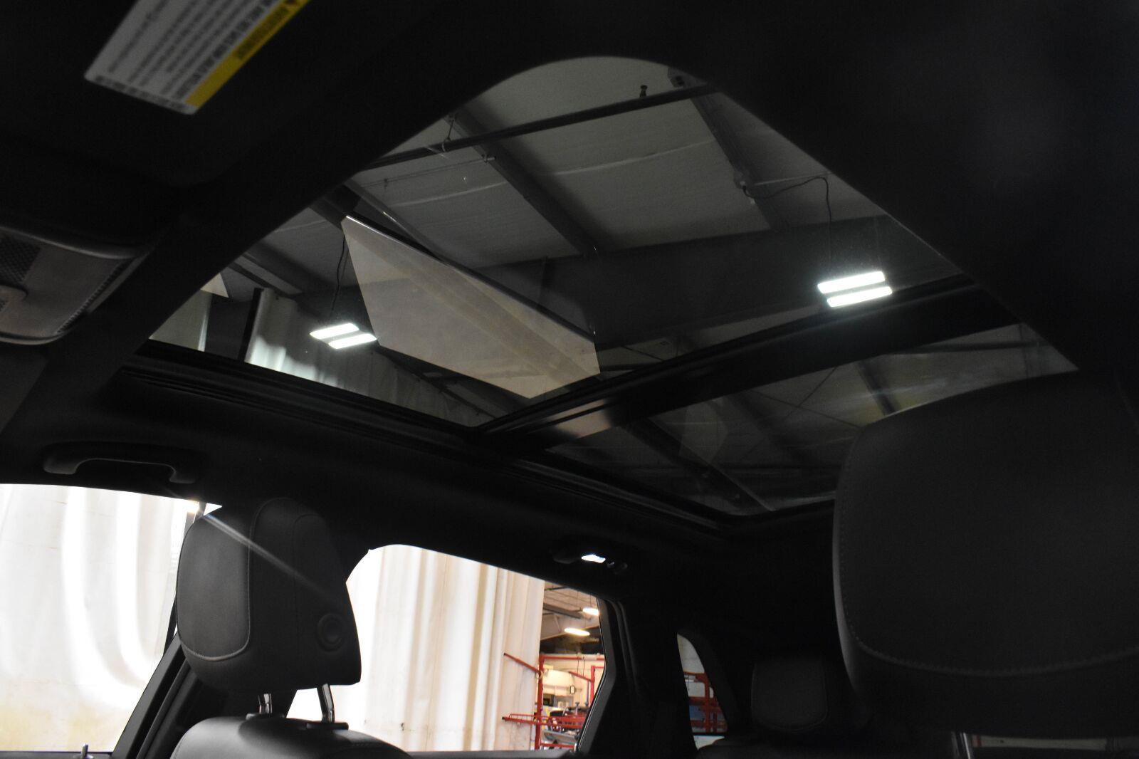 Used 2021 Cadillac XT5 Premium Luxury w/ LPO, Floor Liner Package FWD image 3