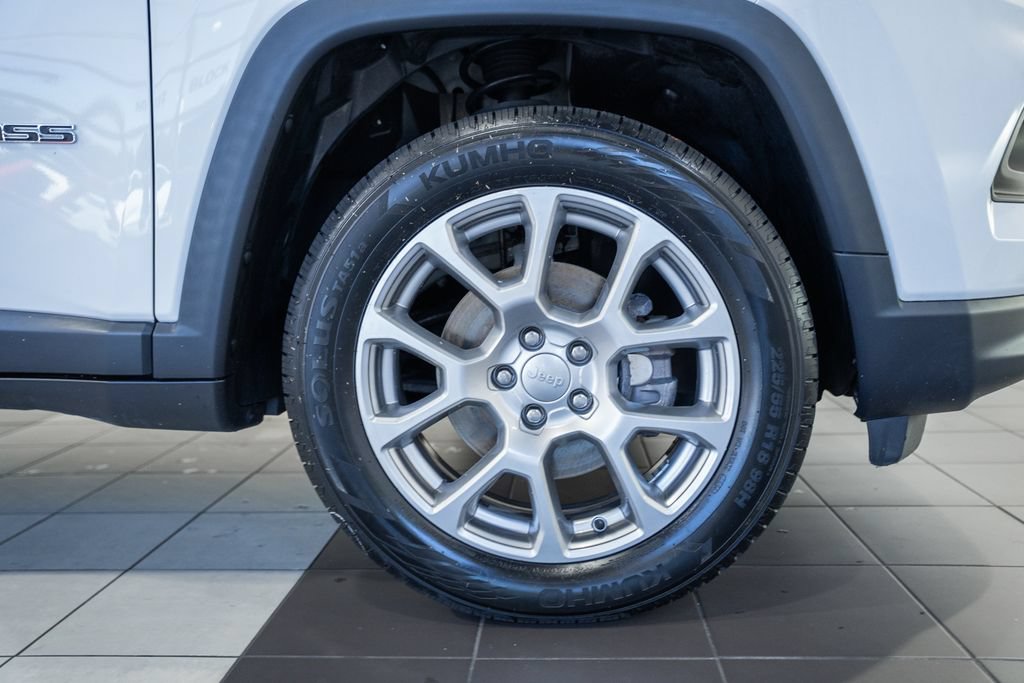 Certified 2022 Jeep Compass Latitude w/ Sun and Sound Group AWD/4WD image 12