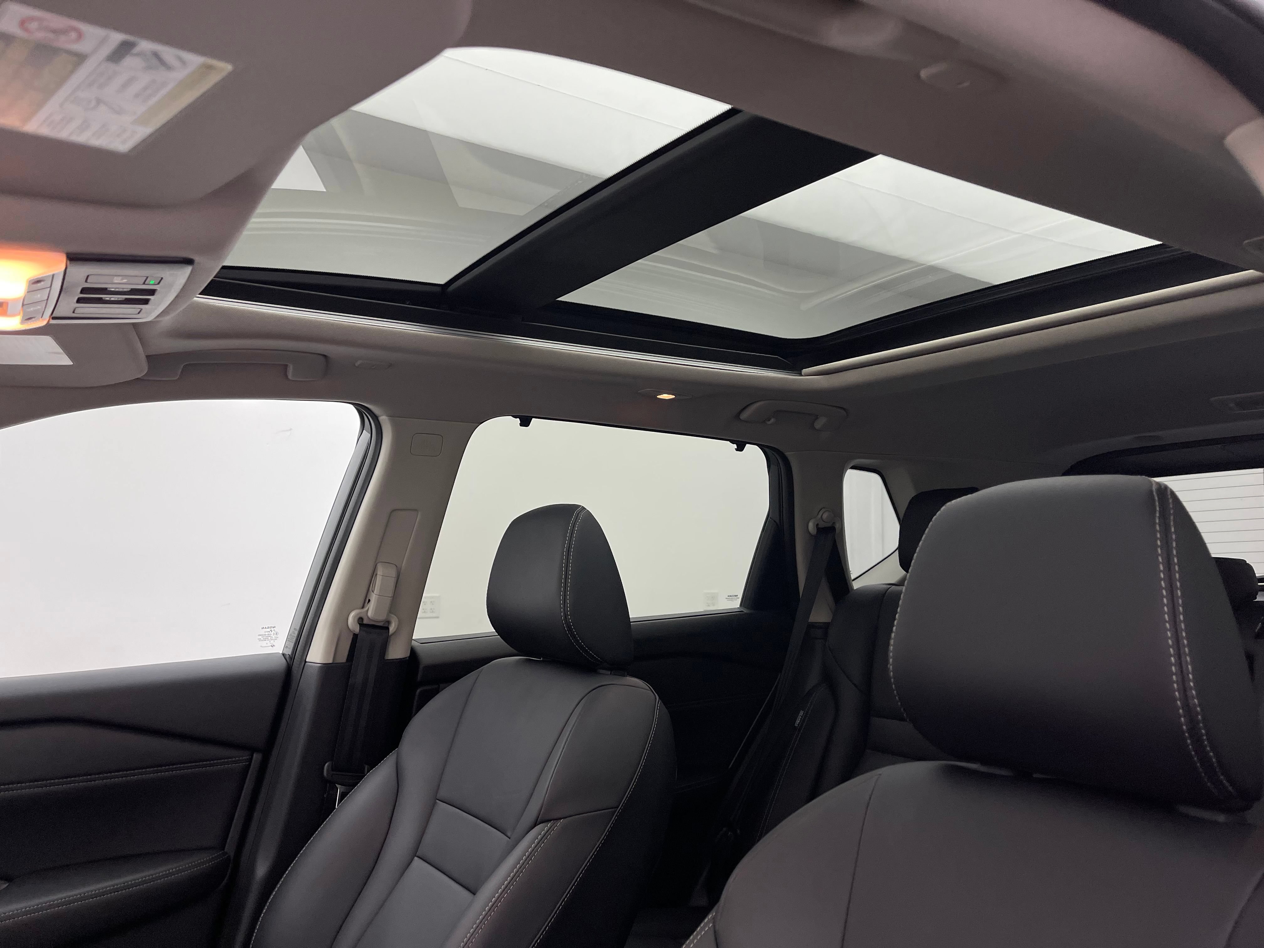 Used 2024 Nissan Rogue SL w/ SL Premium Package FWD image 4