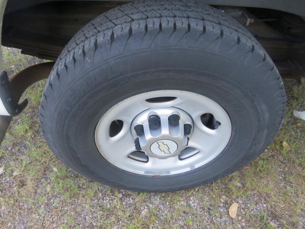 Used 2011 Chevrolet Express 3500 LS RWD image 31