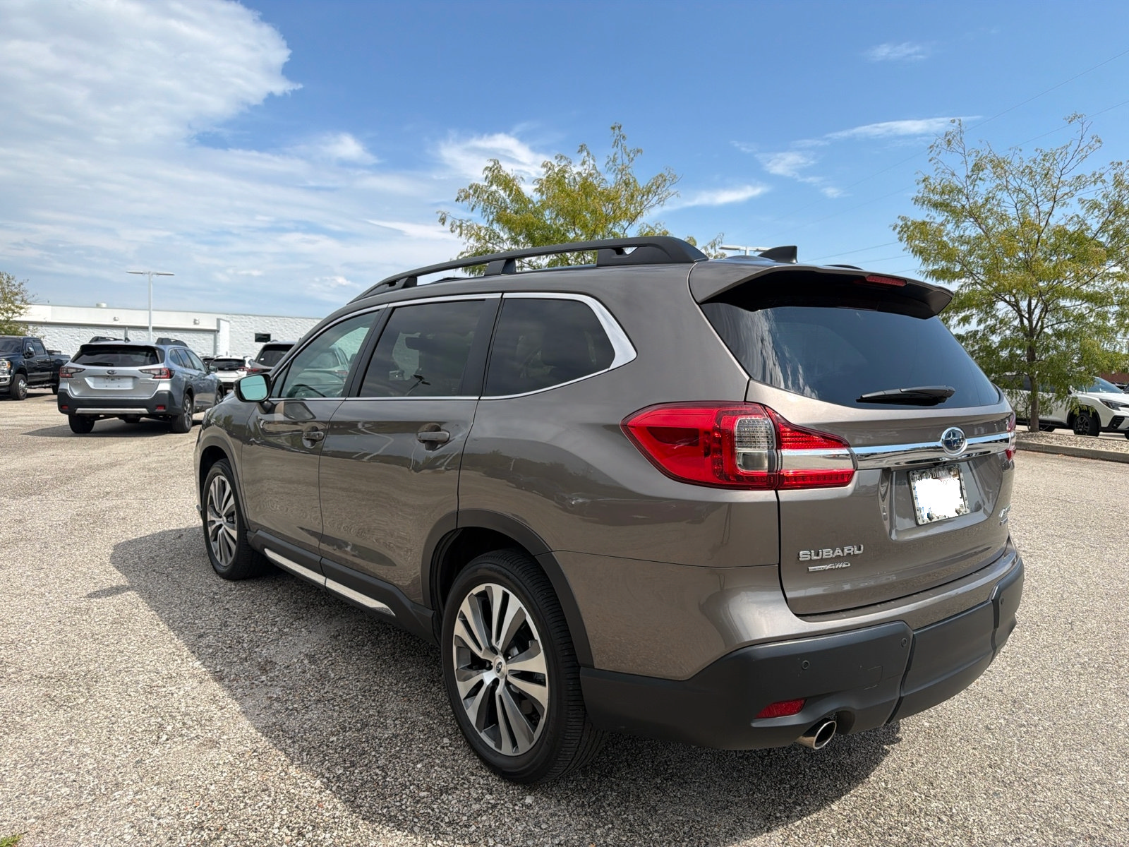 Used 2022 Subaru Ascent Limited w/ Technology Package AWD/4WD image 8