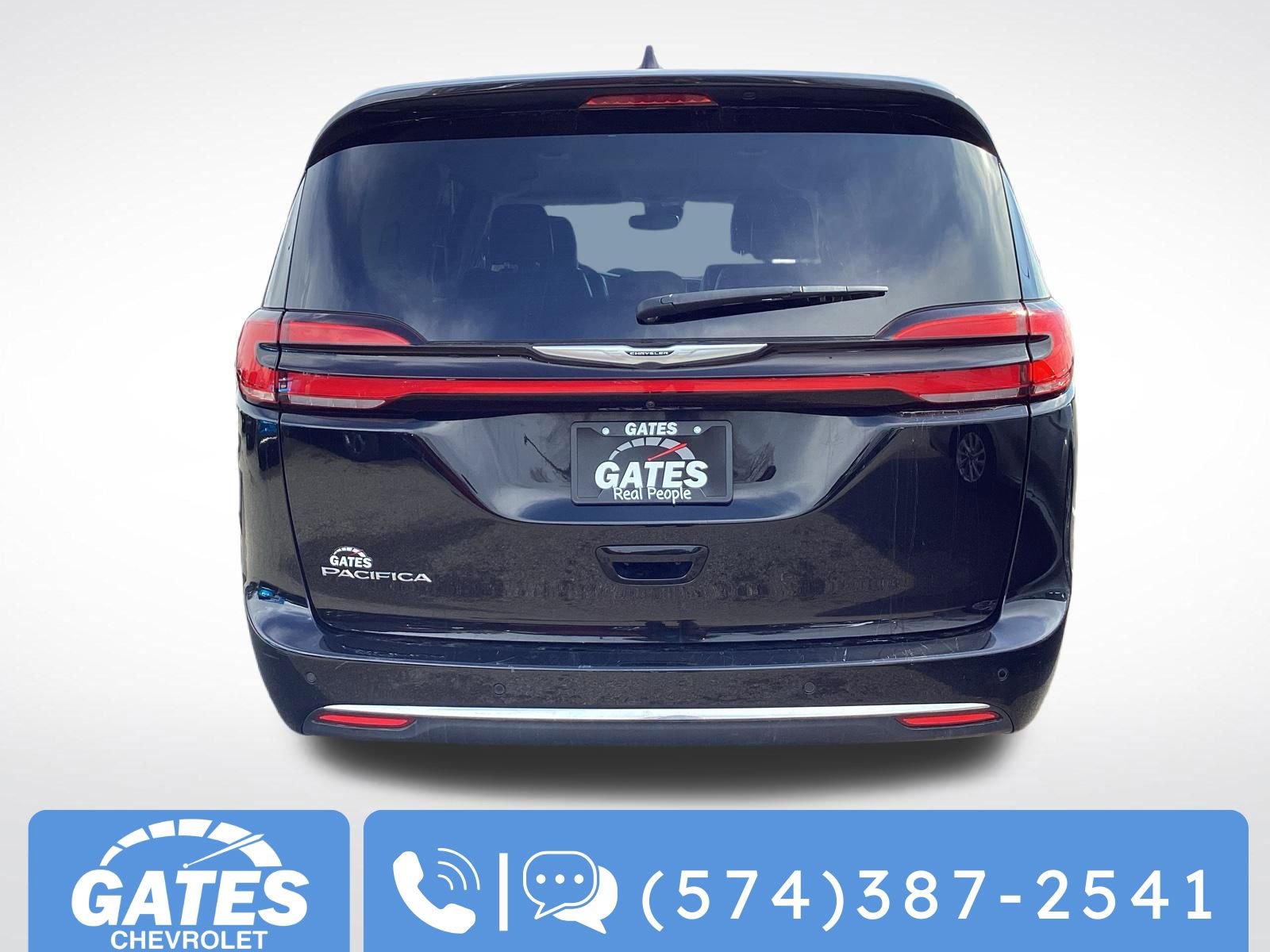 Used 2024 Chrysler Pacifica Touring-L image 7