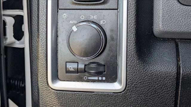 Used 2014 RAM 1500 Classic SLT AWD/4WD image 16