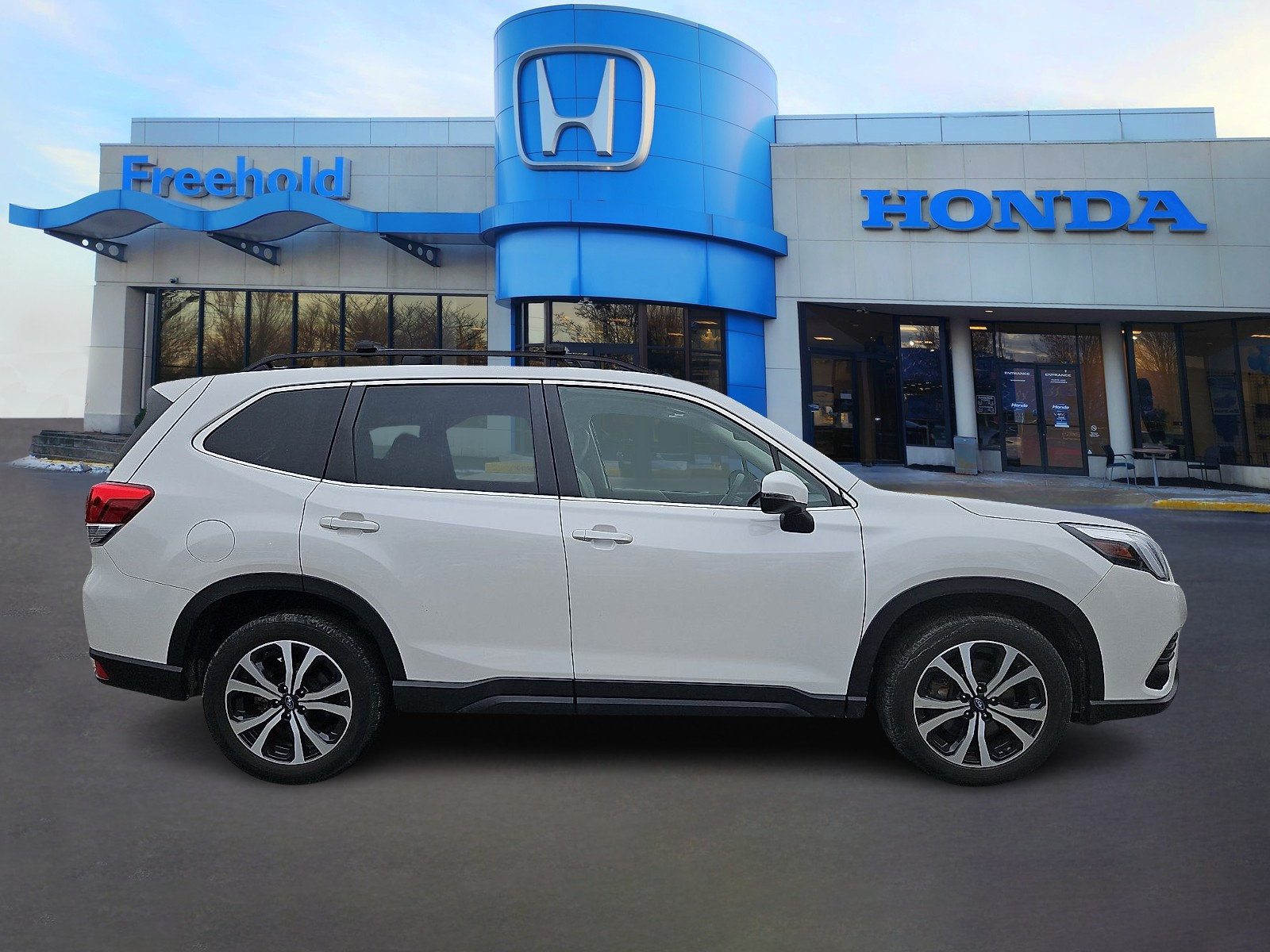 Used 2023 Subaru Forester Limited AWD/4WD image 7