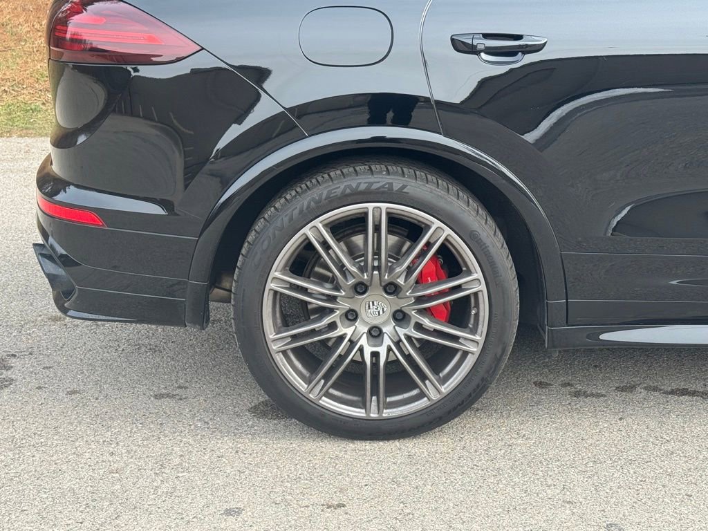 Used 2018 Porsche Cayenne GTS w/ Premium Package Plus image 8