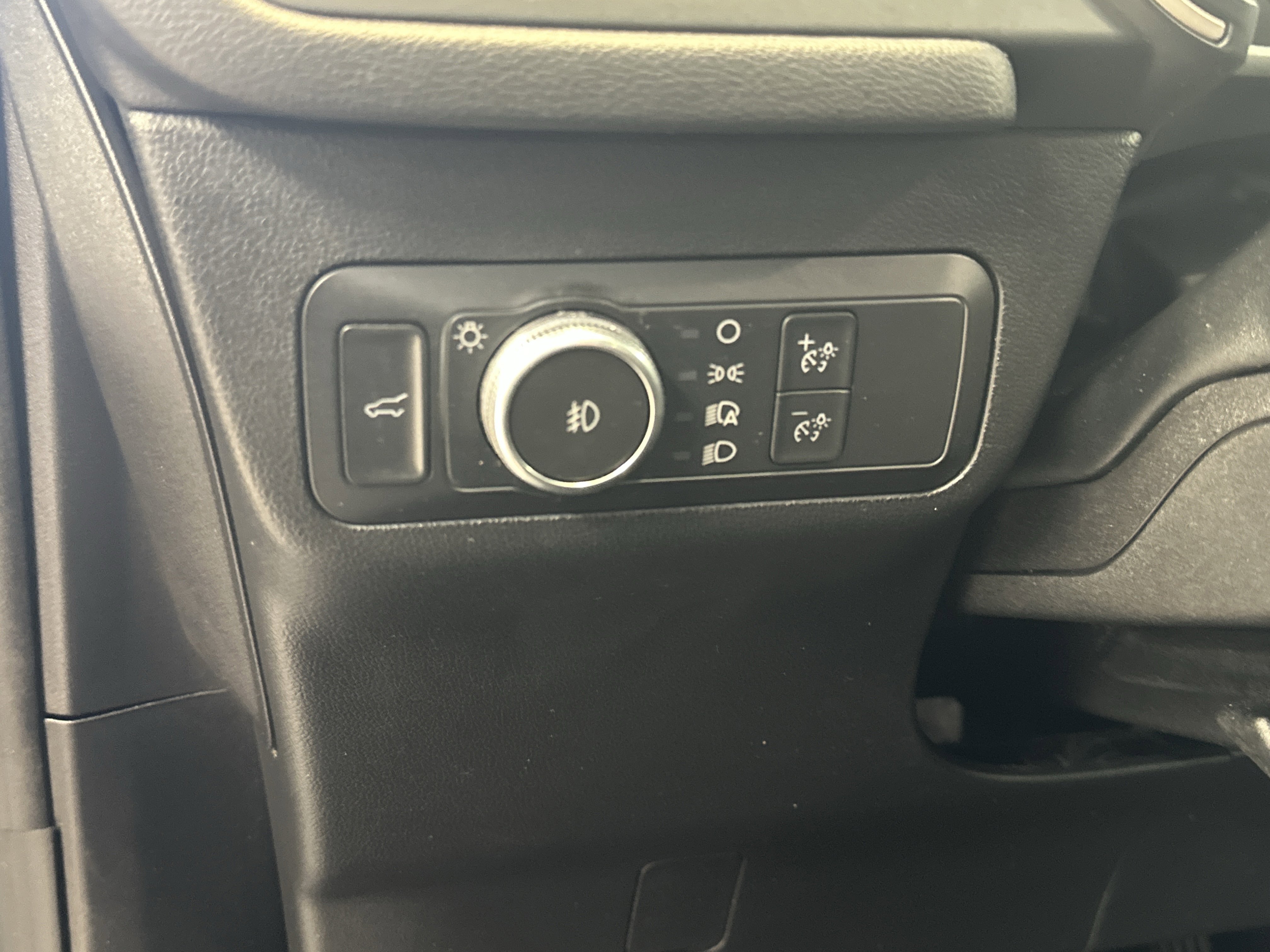 Used 2022 Ford Escape SEL w/ SEL Stealth AWD Package image 23