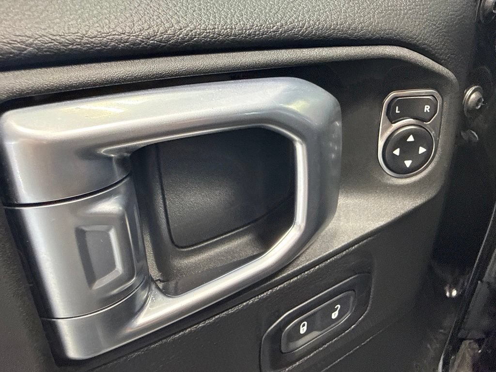 Used 2021 Jeep Gladiator Rubicon AWD/4WD image 18