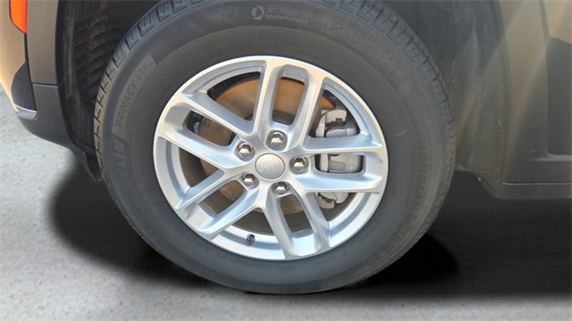 Used 2024 Jeep Grand Cherokee L Laredo w/ Luxury Tech Group I image 19