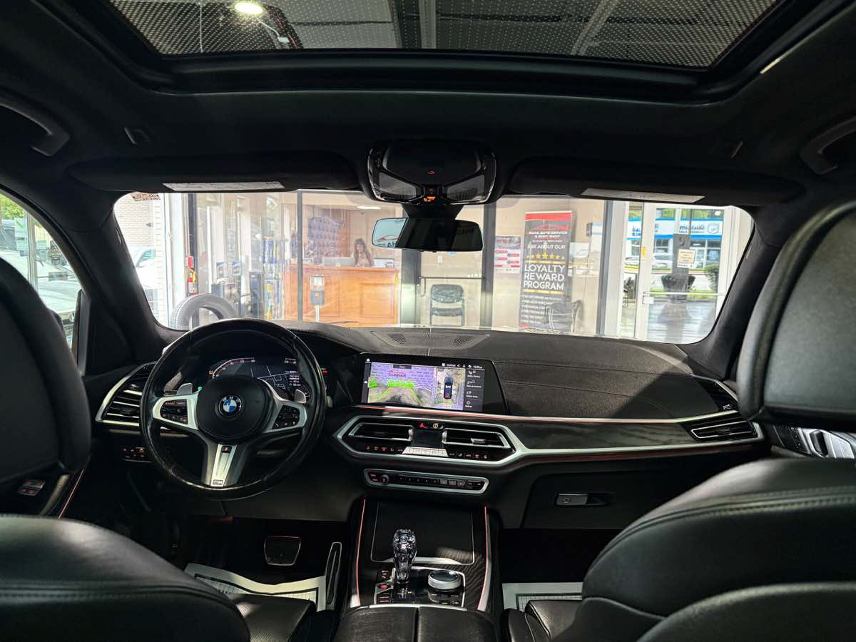 Used 2022 BMW X7 xDrive40i w/ M Sport Package AWD/4WD image 23