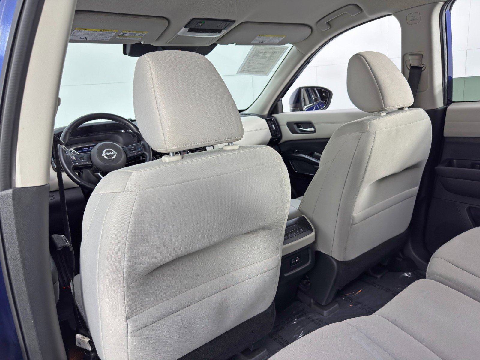 Used 2022 Nissan Pathfinder SV image 30