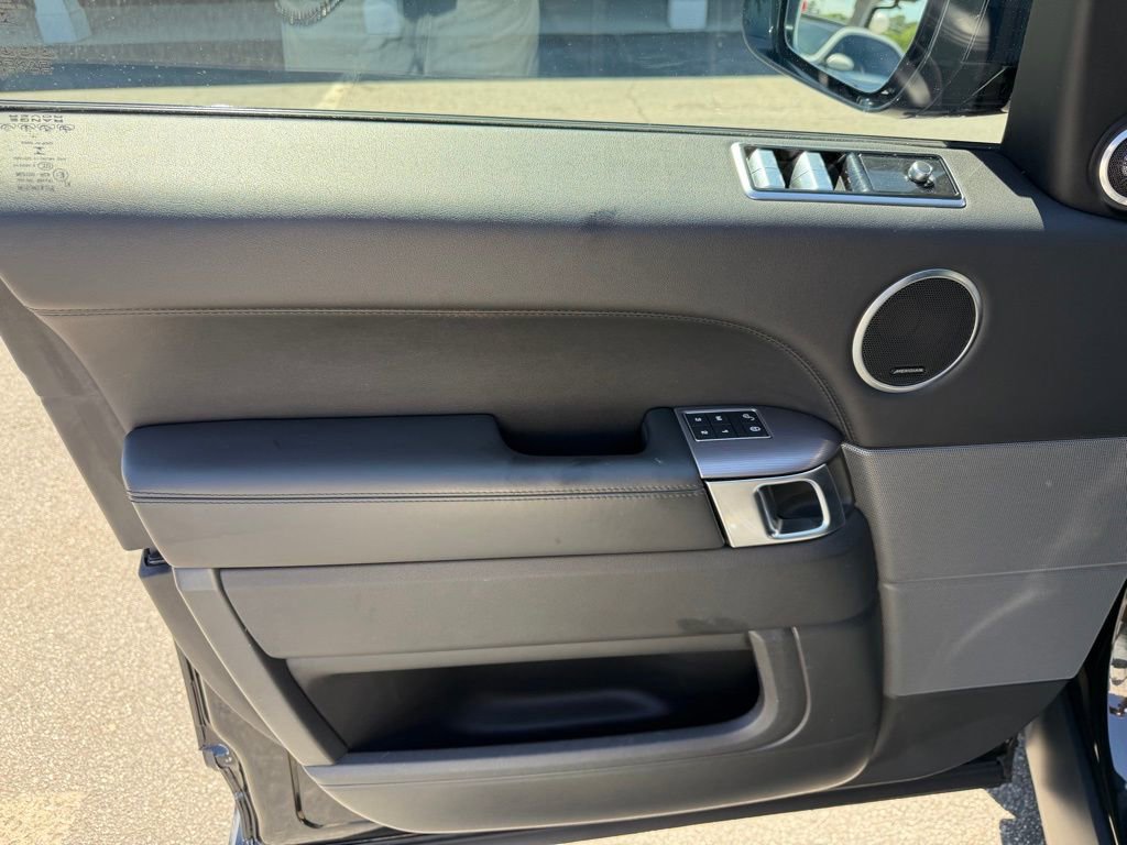 Used 2020 Land Rover Range Rover Sport HSE image 14
