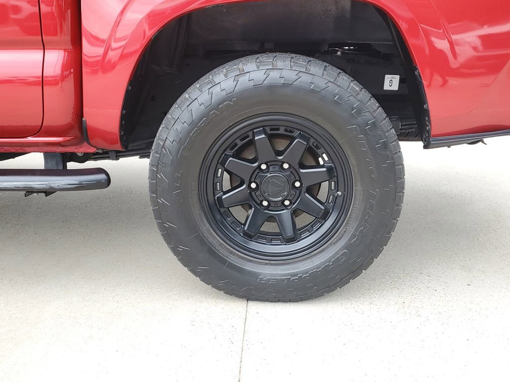 Used 2023 Toyota Tacoma SR AWD/4WD image 5