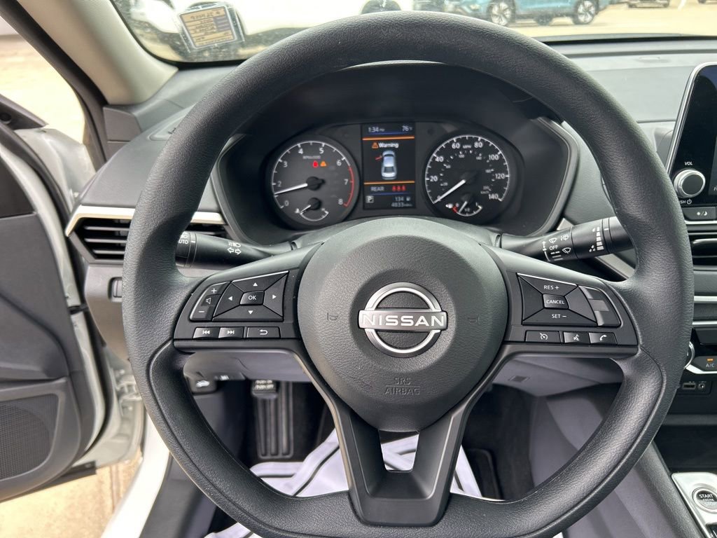 Used 2025 Nissan Altima 2.5 S FWD image 15