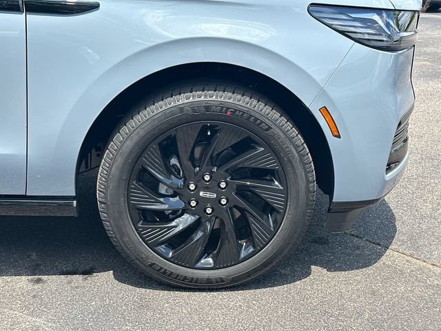 New 2026 Lincoln Navigator Reserve w/ Jet Appearance Package AWD/4WD image 13