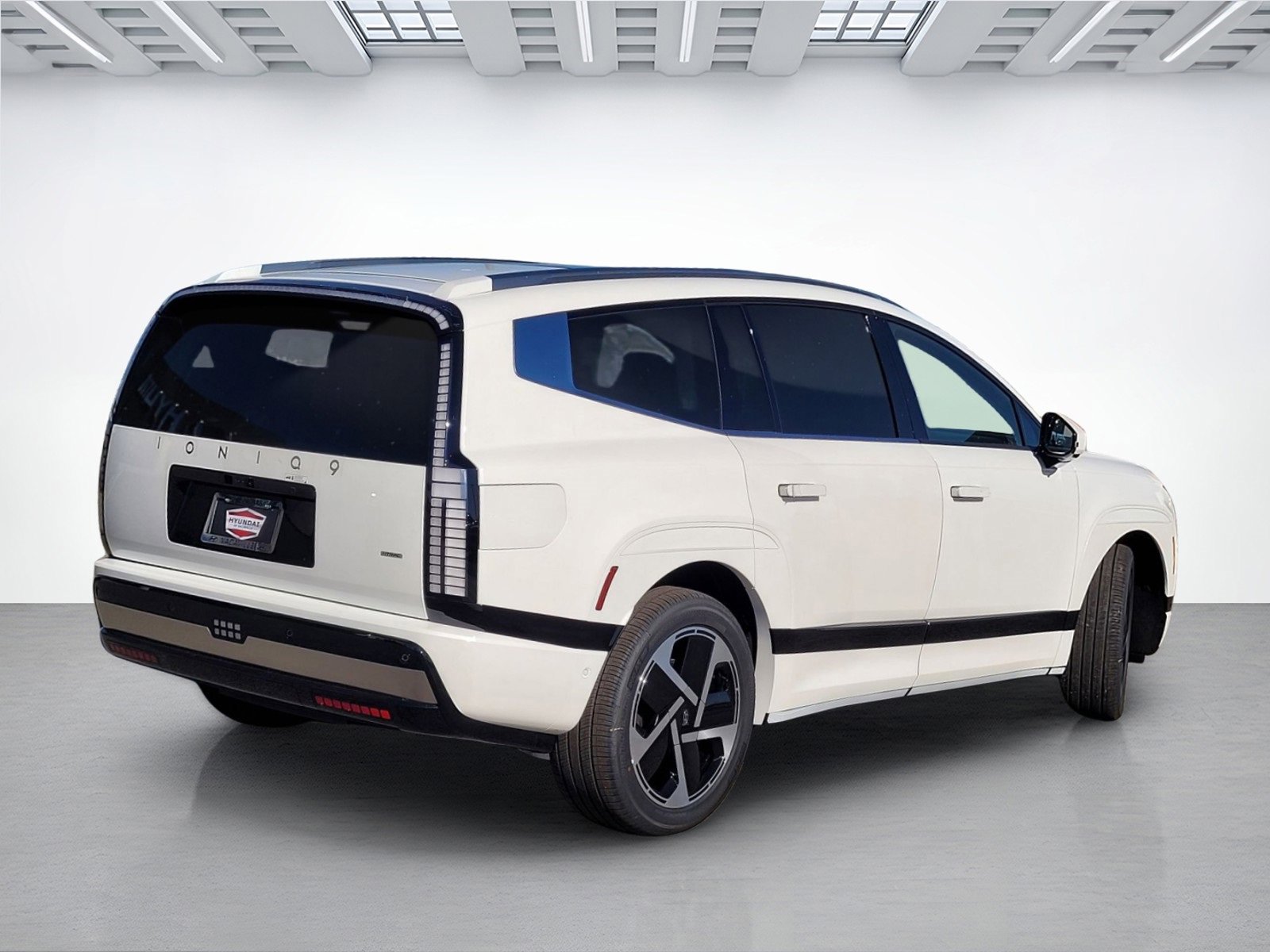 New 2026 Hyundai Ioniq 9 Calligraphy image 3